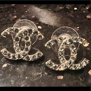 Chanel c earrings new arrivals